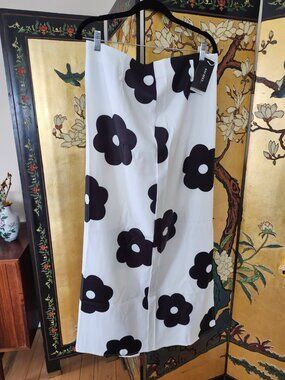 Floral Printed Split-Back Skirt (XL)))